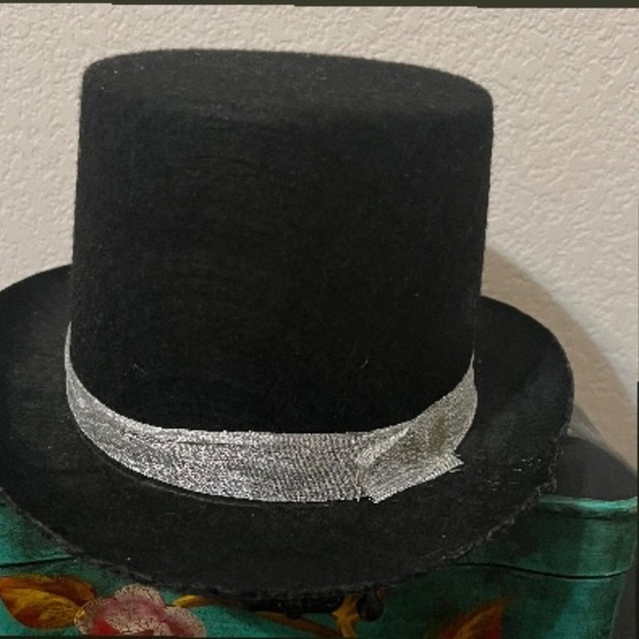 Adult New Year’s Eve felt Party Hat Glitter lettering - Picture 2 of 5